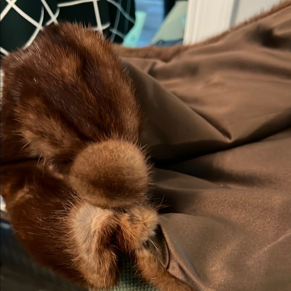 Luxurious Mink Fur Shawl/Stole - Picture 3 of 5